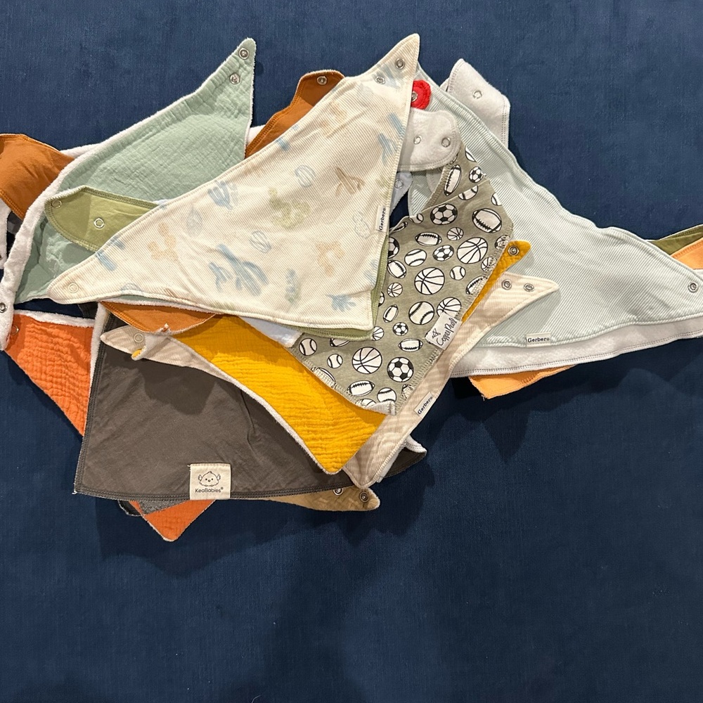 Bundle of 21 Bandana Bibs – Copper Pearl, Gerber & Mixed Brands